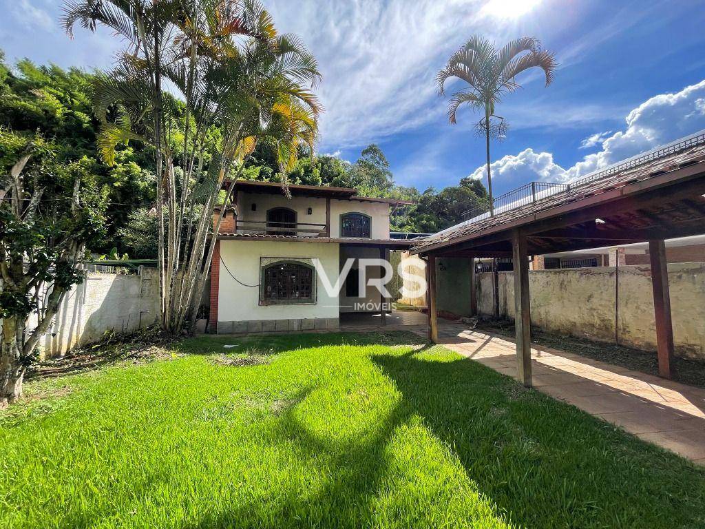 Casa, 6 quartos, 288 m² - Foto 2