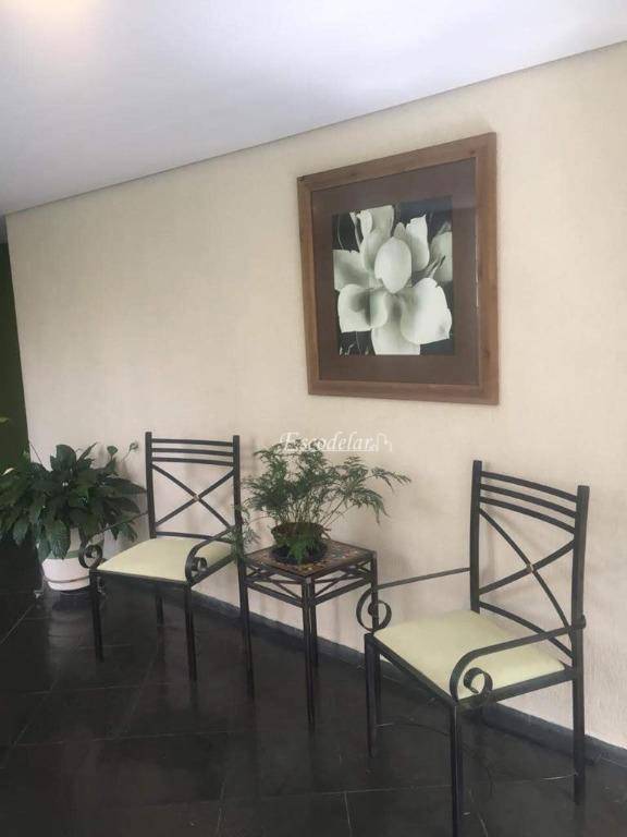 Apartamento à venda com 2 quartos, 60m² - Foto 18