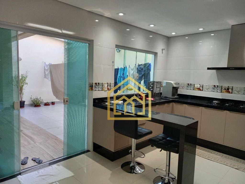 Sobrado à venda com 3 quartos, 230m² - Foto 10