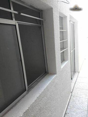 Sobrado à venda com 2 quartos, 200m² - Foto 3