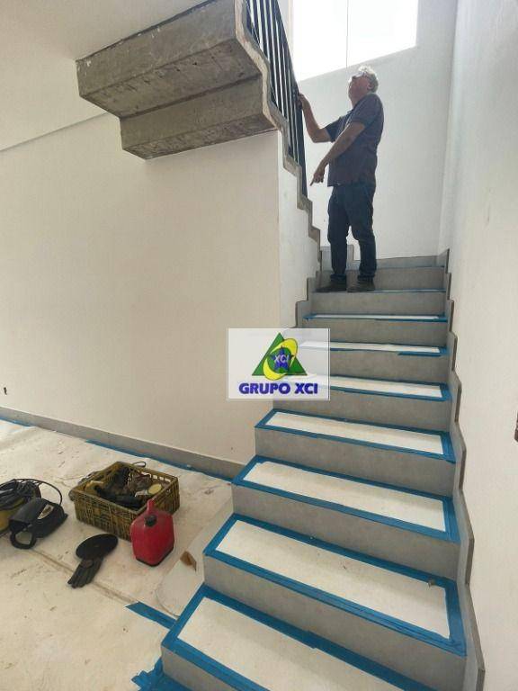 Sobrado à venda com 4 quartos, 311m² - Foto 14