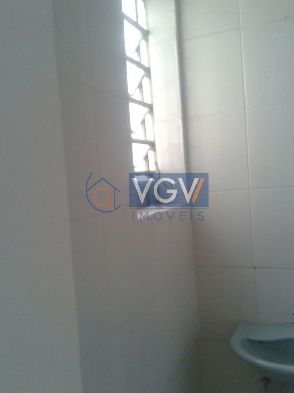 Casa à venda e aluguel com 3 quartos, 200m² - Foto 14