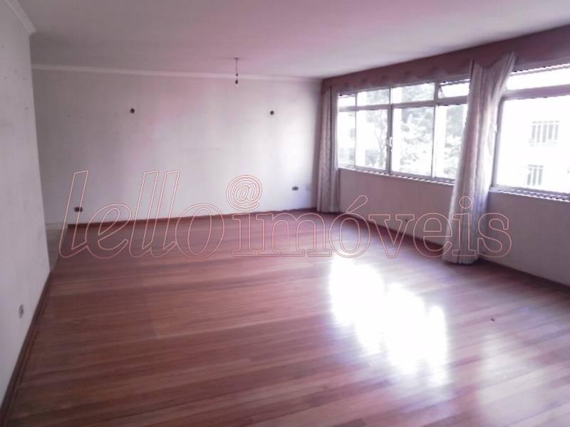 Apartamento para alugar com 3 quartos, 180m² - Foto 1