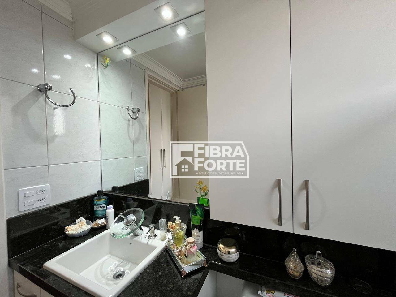 Apartamento à venda com 2 quartos, 69m² - Foto 1