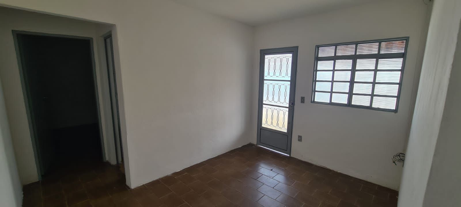 Casa à venda com 1 quarto, 250m² - Foto 7