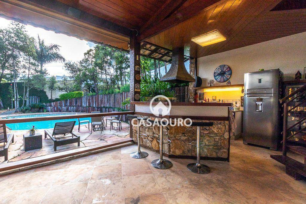 Casa à venda com 5 quartos, 750m² - Foto 2