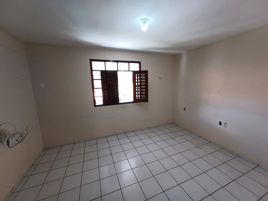 Casa para alugar com 3 quartos, 800m² - Foto 32