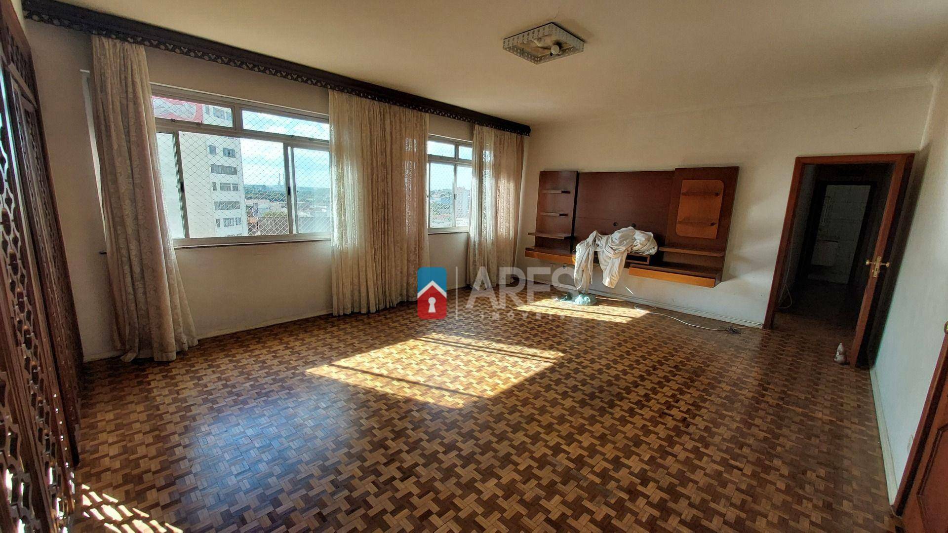 Apartamento para alugar com 3 quartos, 170m² - Foto 2