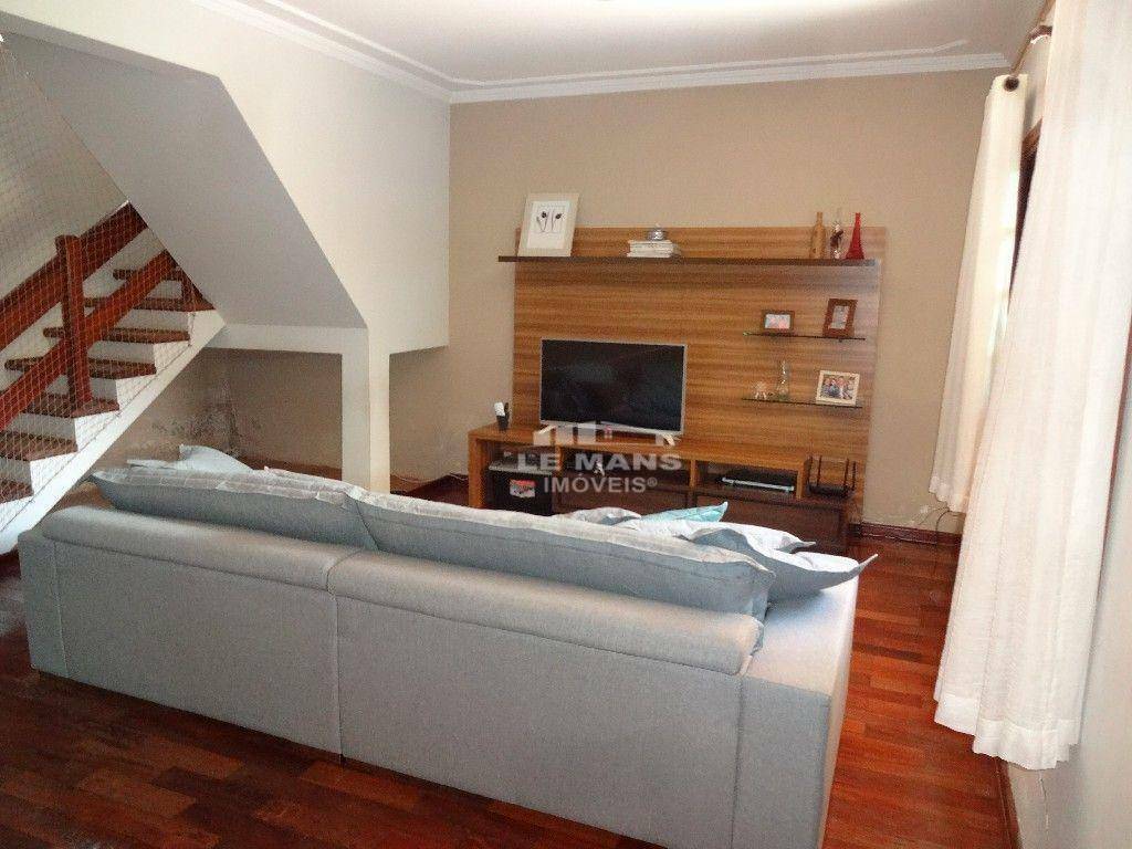 Casa à venda com 3 quartos, 213m² - Foto 10