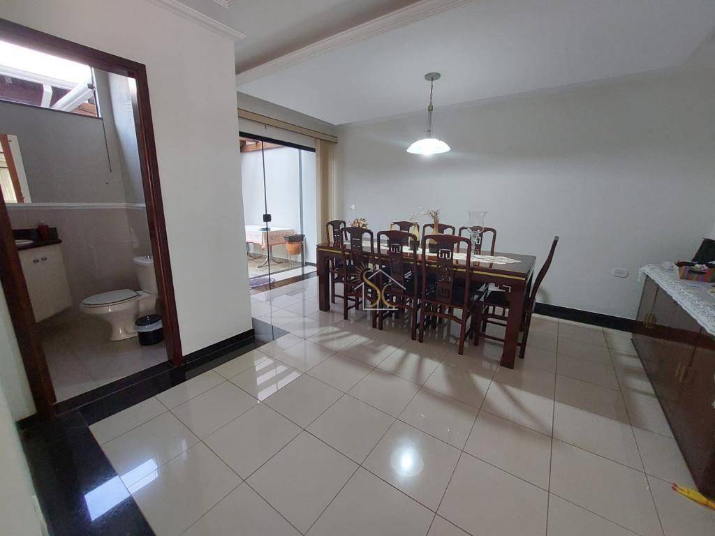 Casa à venda com 3 quartos, 295m² - Foto 4