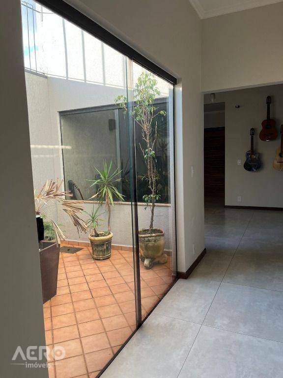 Casa à venda com 4 quartos, 382m² - Foto 6