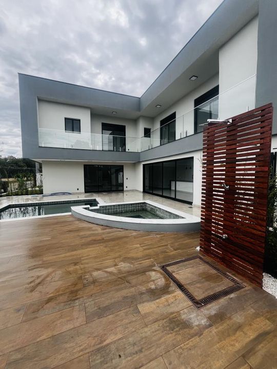 Casa de Condomínio à venda com 3 quartos, 280m² - Foto 1