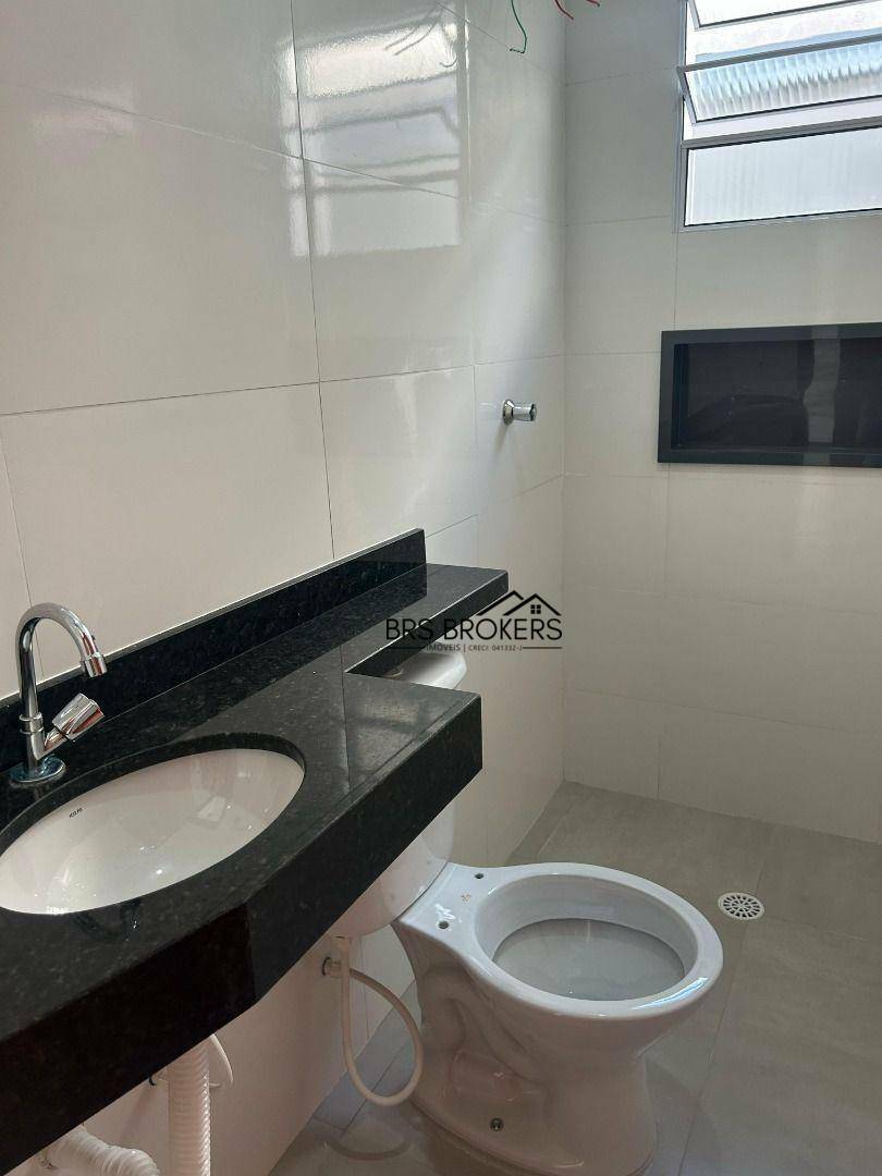 Casa à venda com 3 quartos, 70m² - Foto 8