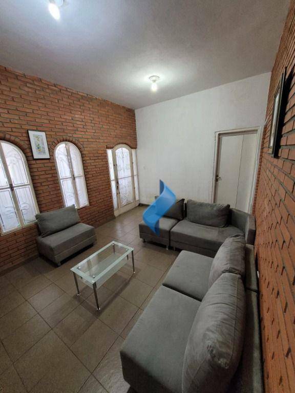 Casa à venda com 4 quartos, 197m² - Foto 2