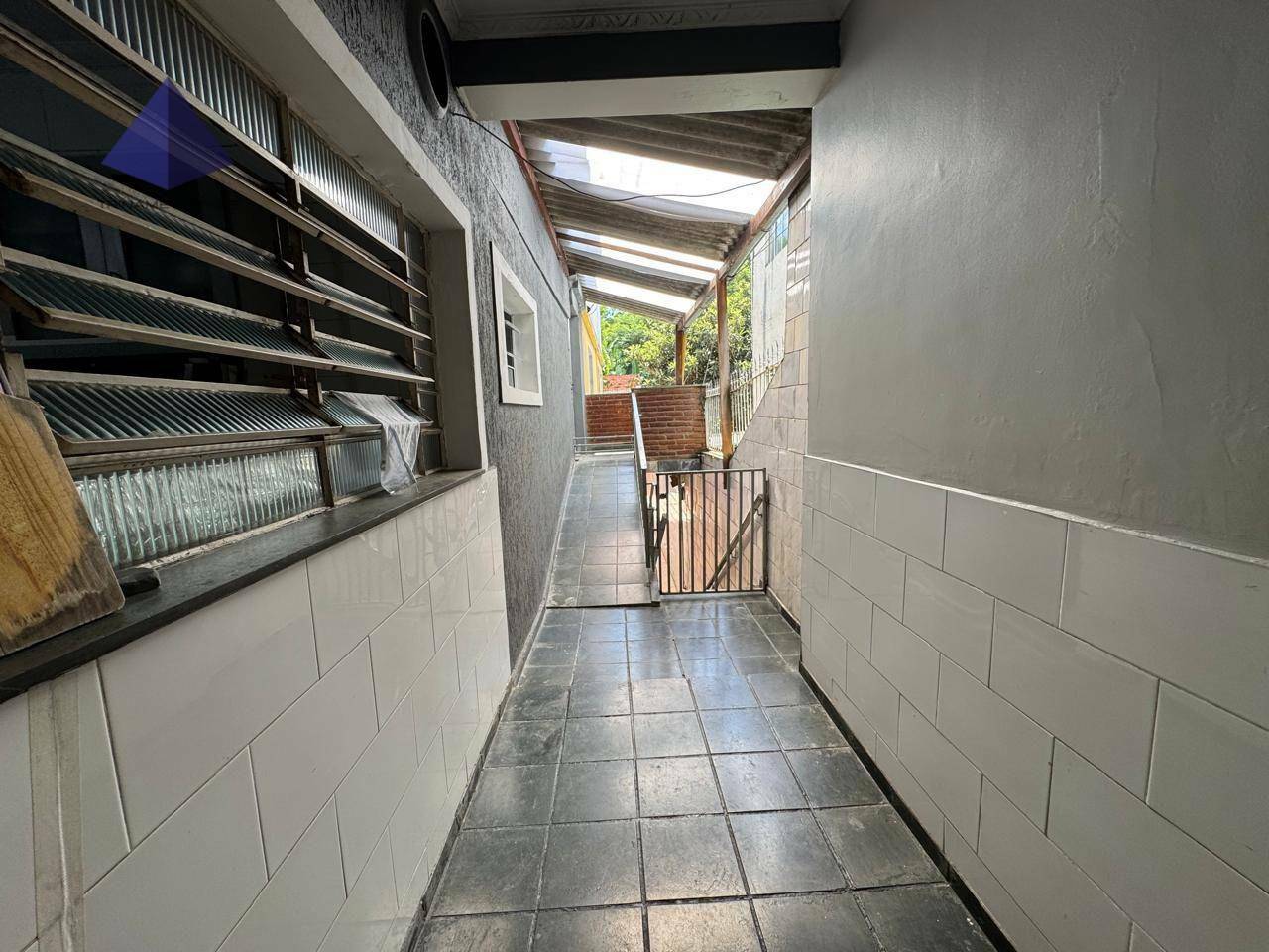 Sobrado à venda com 8 quartos, 300m² - Foto 6