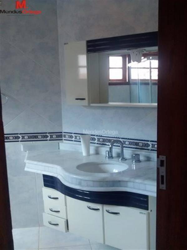 Casa de Condomínio para alugar com 3 quartos, 360m² - Foto 20