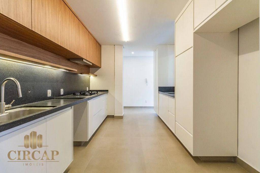 Apartamento à venda com 3 quartos, 180m² - Foto 5