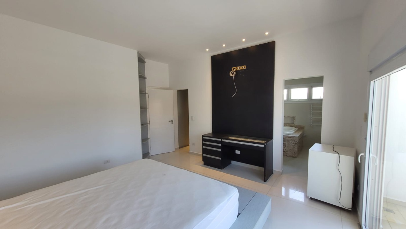 Casa à venda com 4 quartos, 300m² - Foto 47
