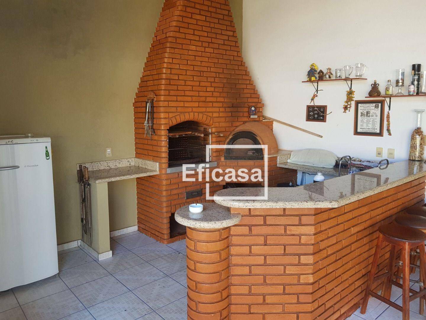 Casa à venda com 4 quartos, 350m² - Foto 2