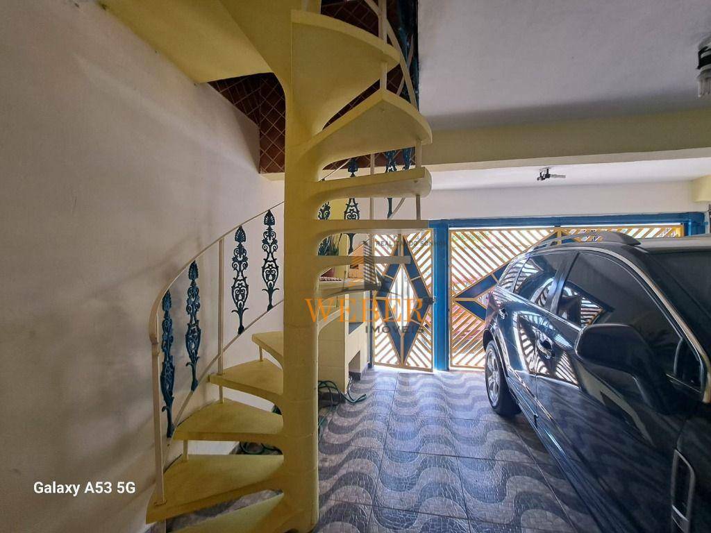 Sobrado à venda com 4 quartos, 200m² - Foto 42