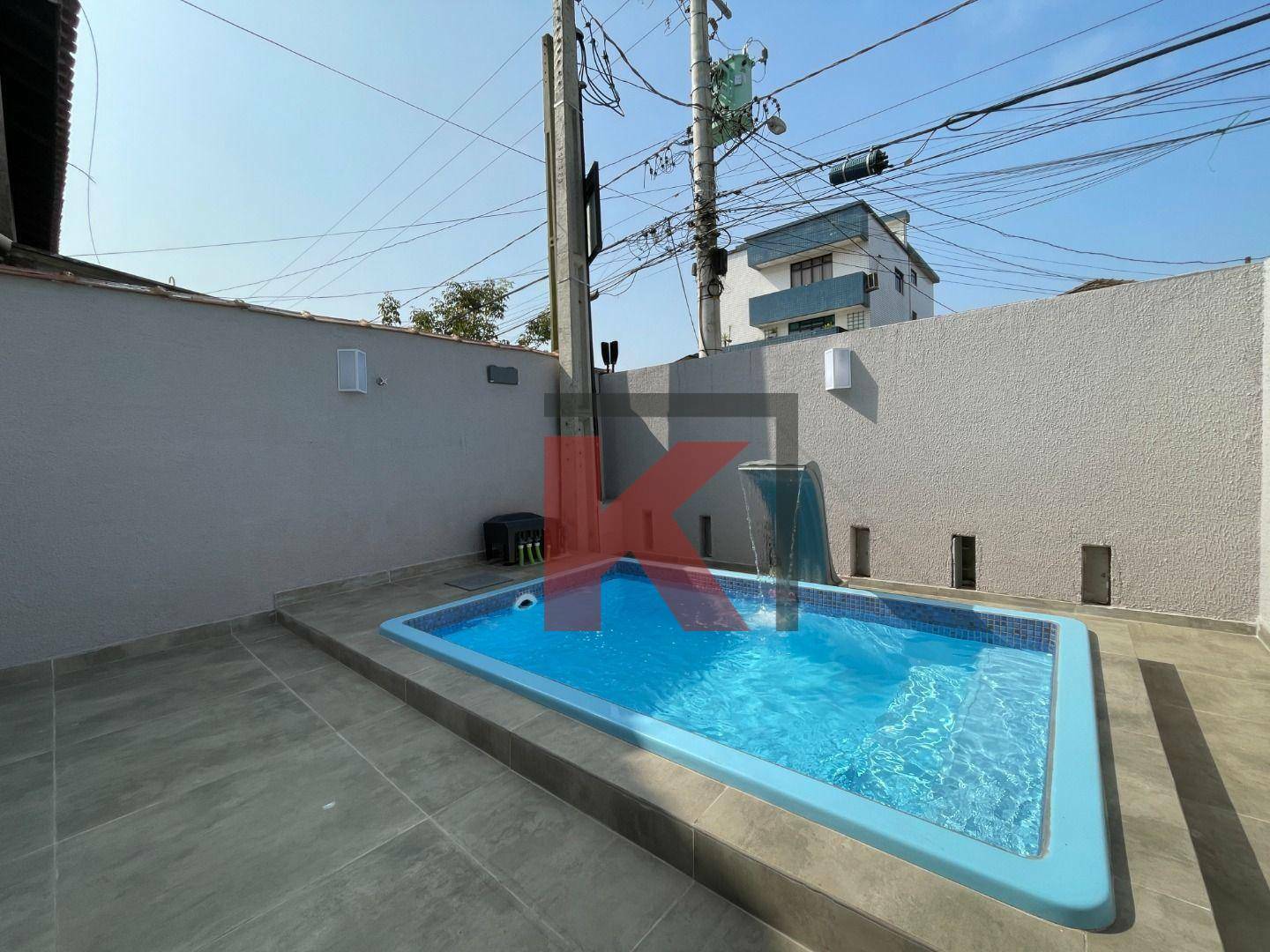 Casa à venda com 2 quartos, 94m² - Foto 1