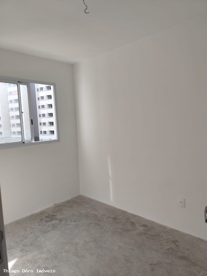 Apartamento à venda com 2 quartos, 41m² - Foto 2