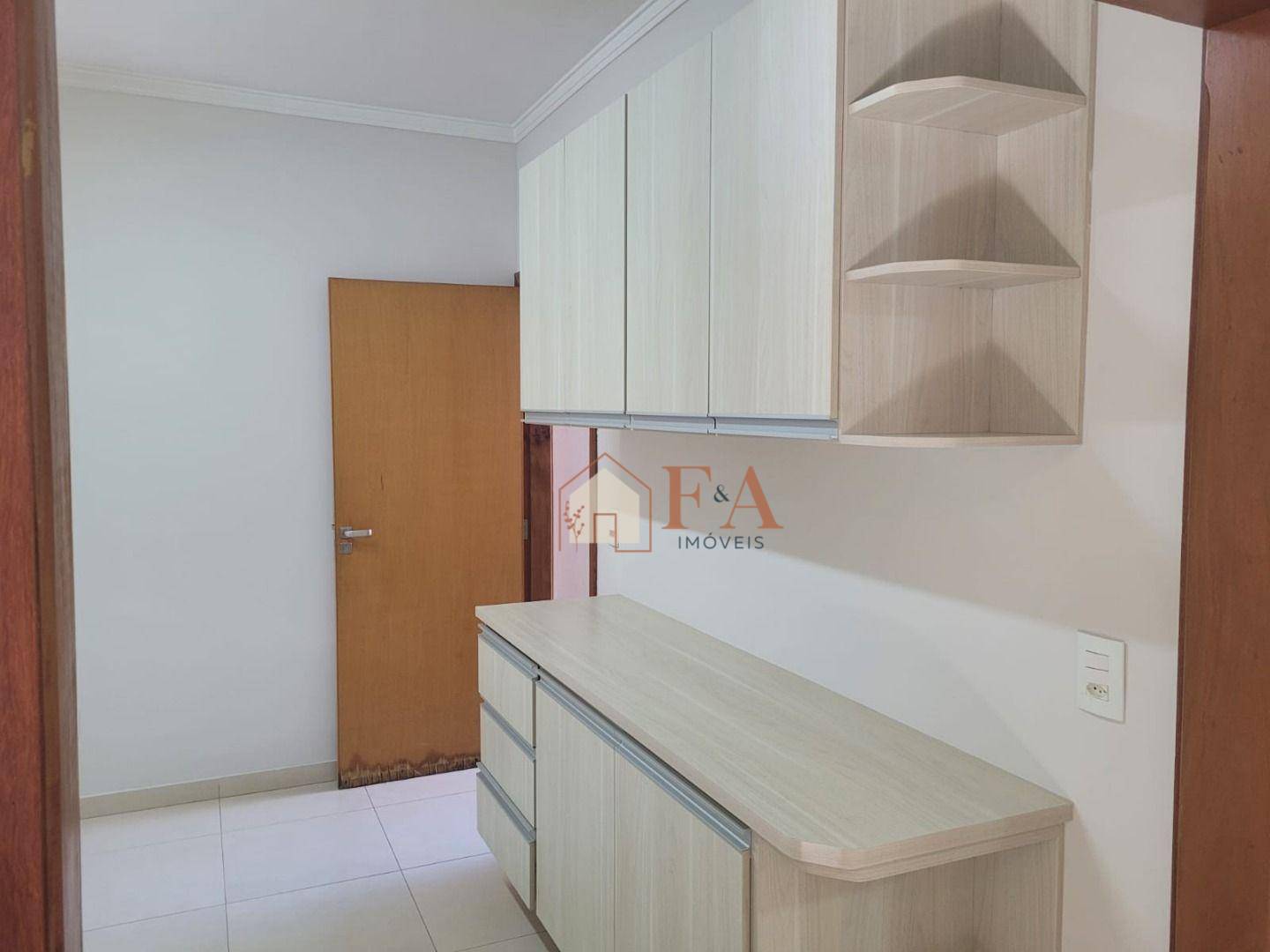 Casa à venda com 3 quartos, 205m² - Foto 4