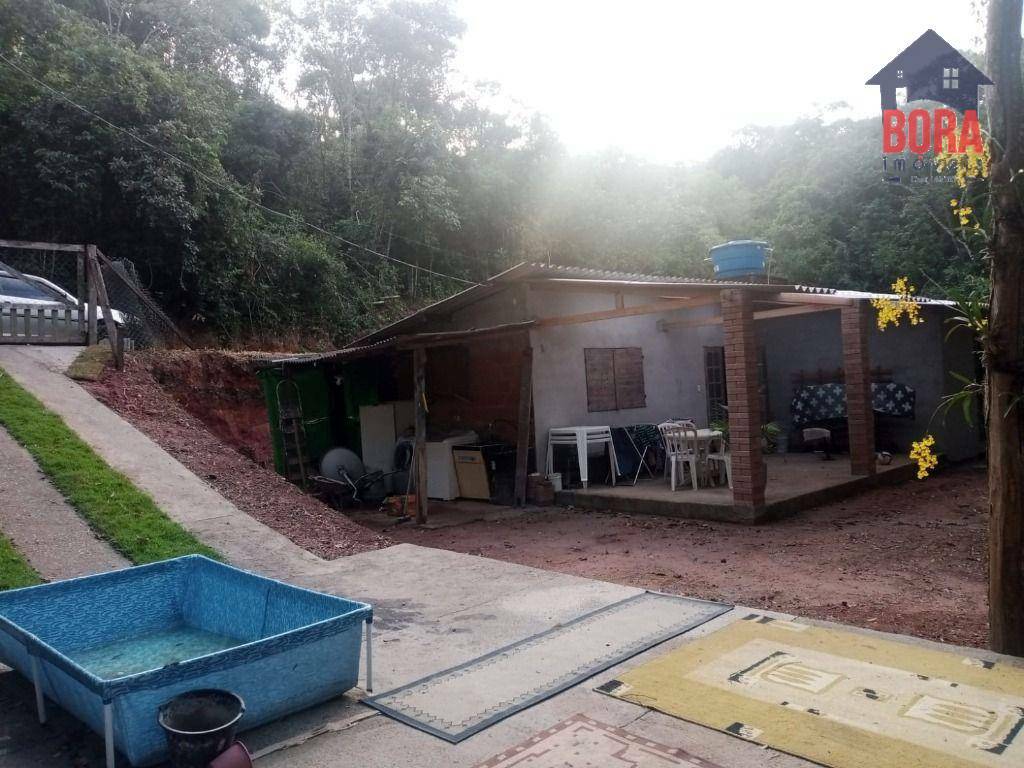 Casa à venda com 2 quartos, 50m² - Foto 1