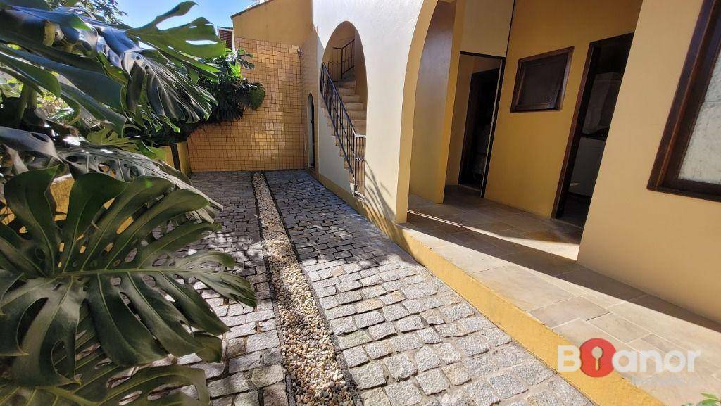 Casa à venda com 3 quartos, 310m² - Foto 29