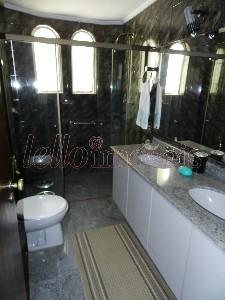 Apartamento para alugar com 3 quartos, 225m² - Foto 12