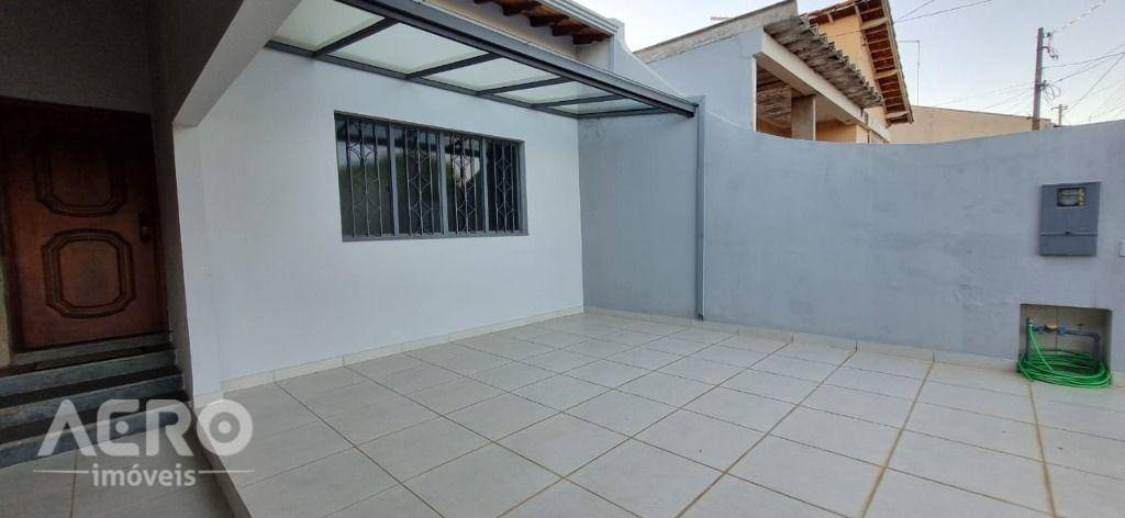 Casa à venda com 3 quartos, 280m² - Foto 3