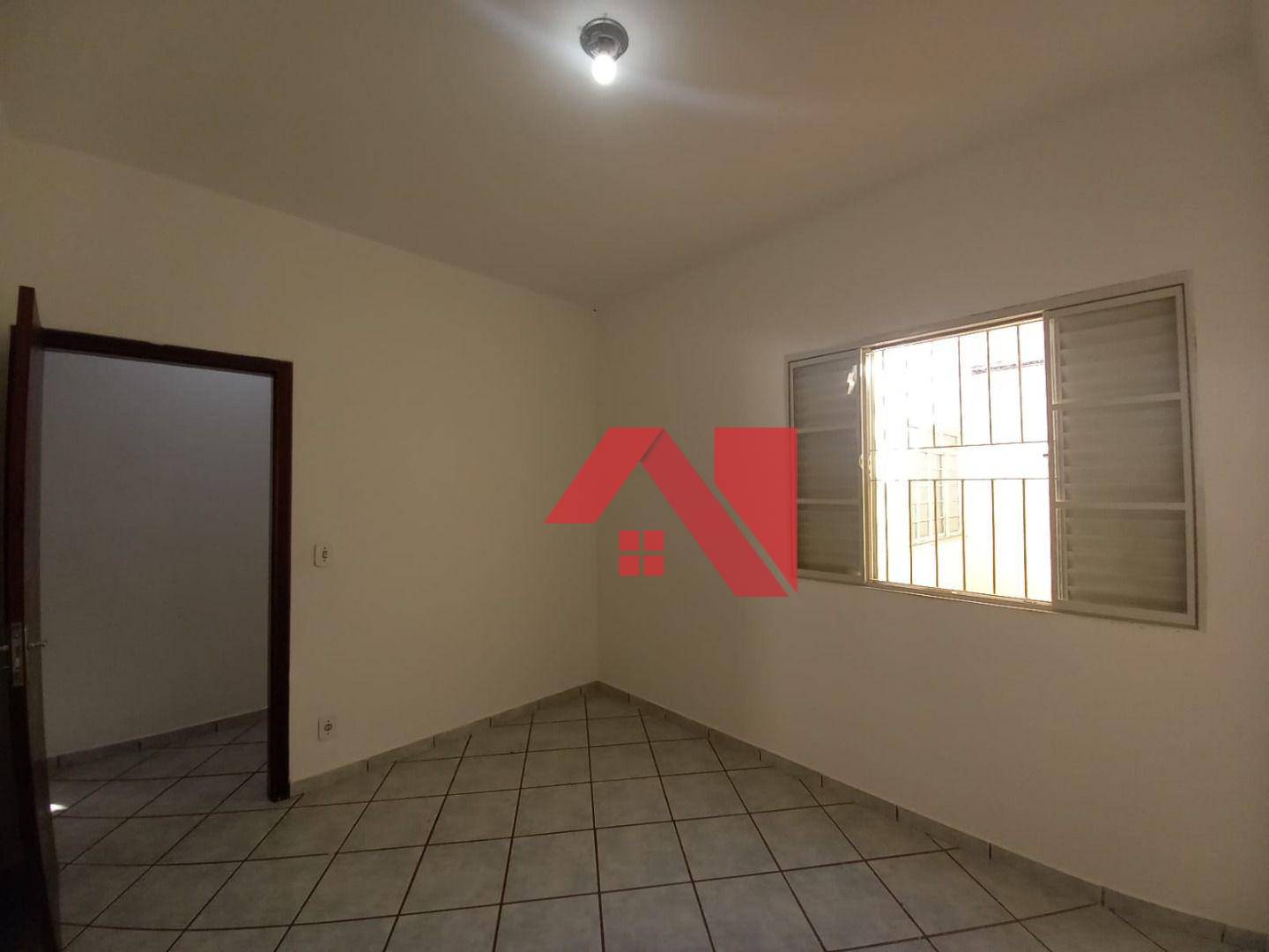 Casa para alugar com 4 quartos, 200m² - Foto 19