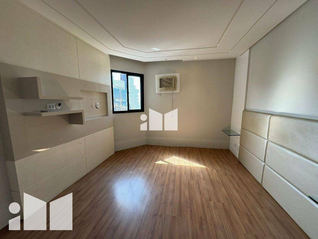 Cobertura à venda com 3 quartos, 250m² - Foto 16