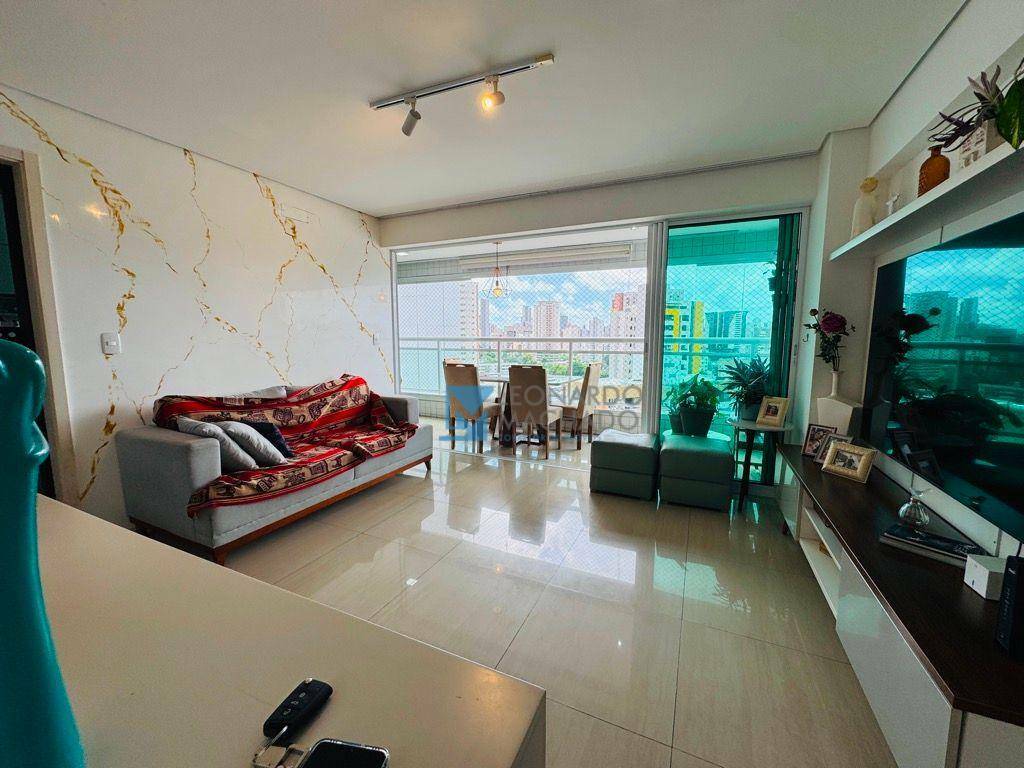 Apartamento à venda com 3 quartos, 110m² - Foto 2