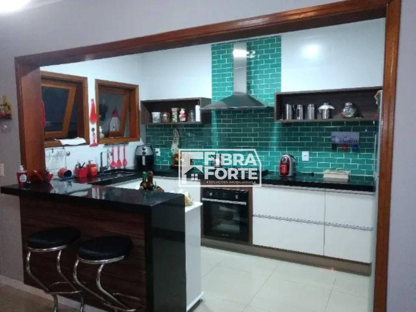 Casa à venda com 3 quartos, 200m² - Foto 3