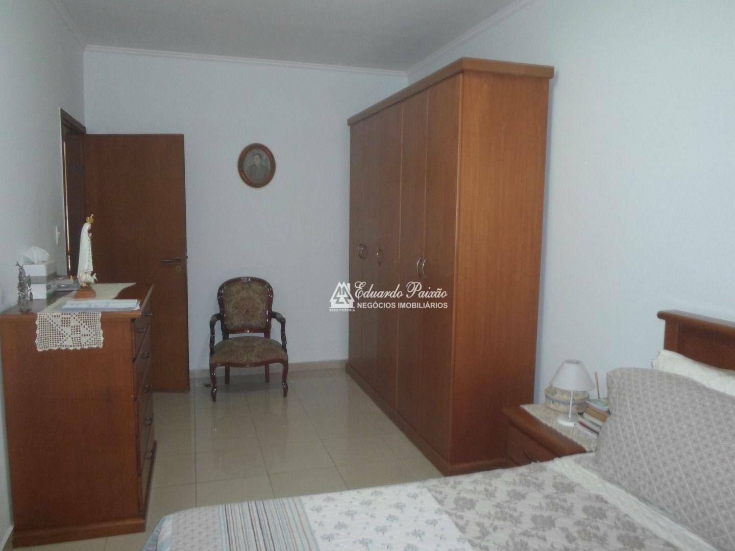 Casa à venda com 2 quartos, 180m² - Foto 11