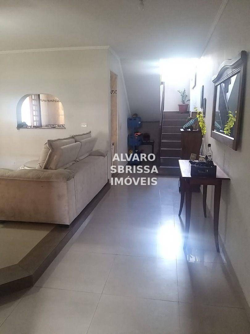 Casa à venda com 3 quartos, 164m² - Foto 1