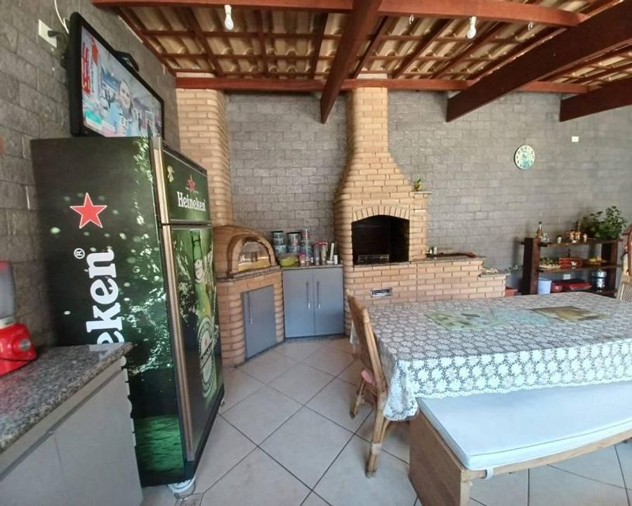 Casa de Condomínio à venda com 4 quartos, 200m² - Foto 2