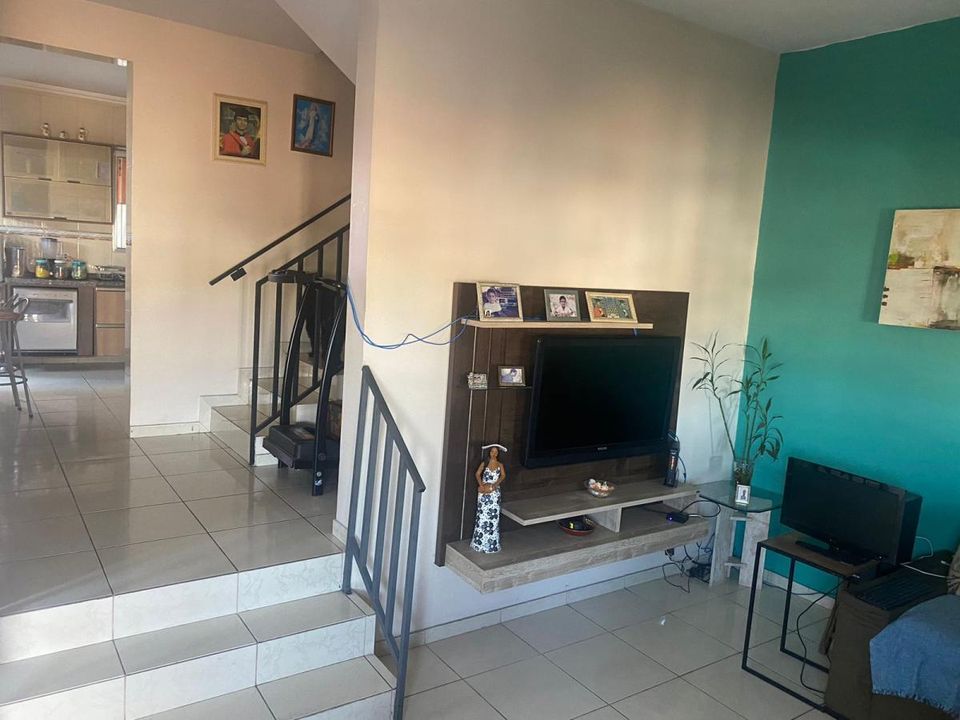 Sobrado à venda com 3 quartos, 150m² - Foto 2