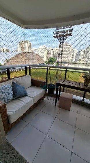 Apartamento à venda com 2 quartos, 78m² - Foto 4