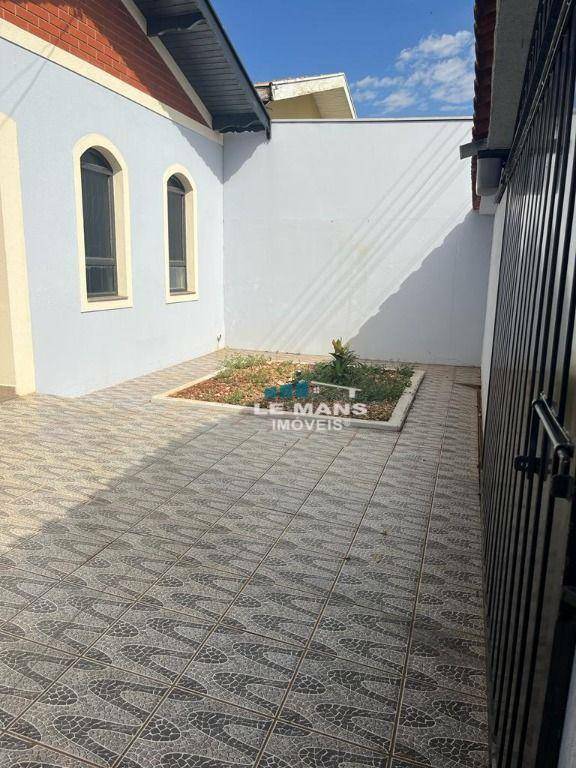 Casa à venda com 3 quartos, 160m² - Foto 2