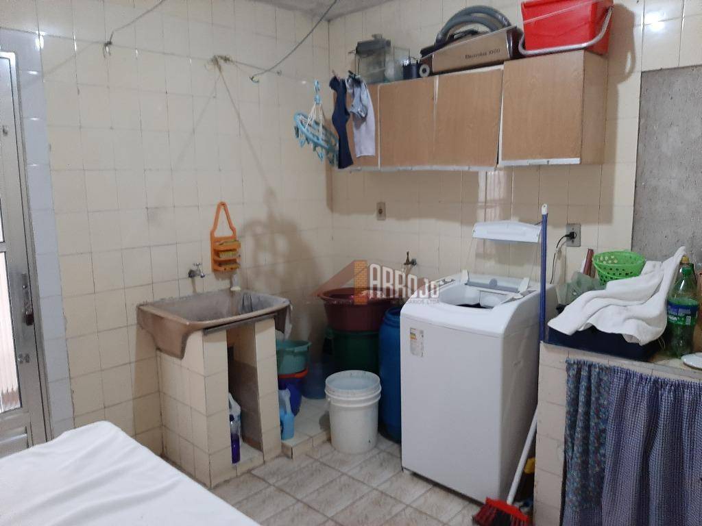 Casa à venda com 3 quartos, 238m² - Foto 10