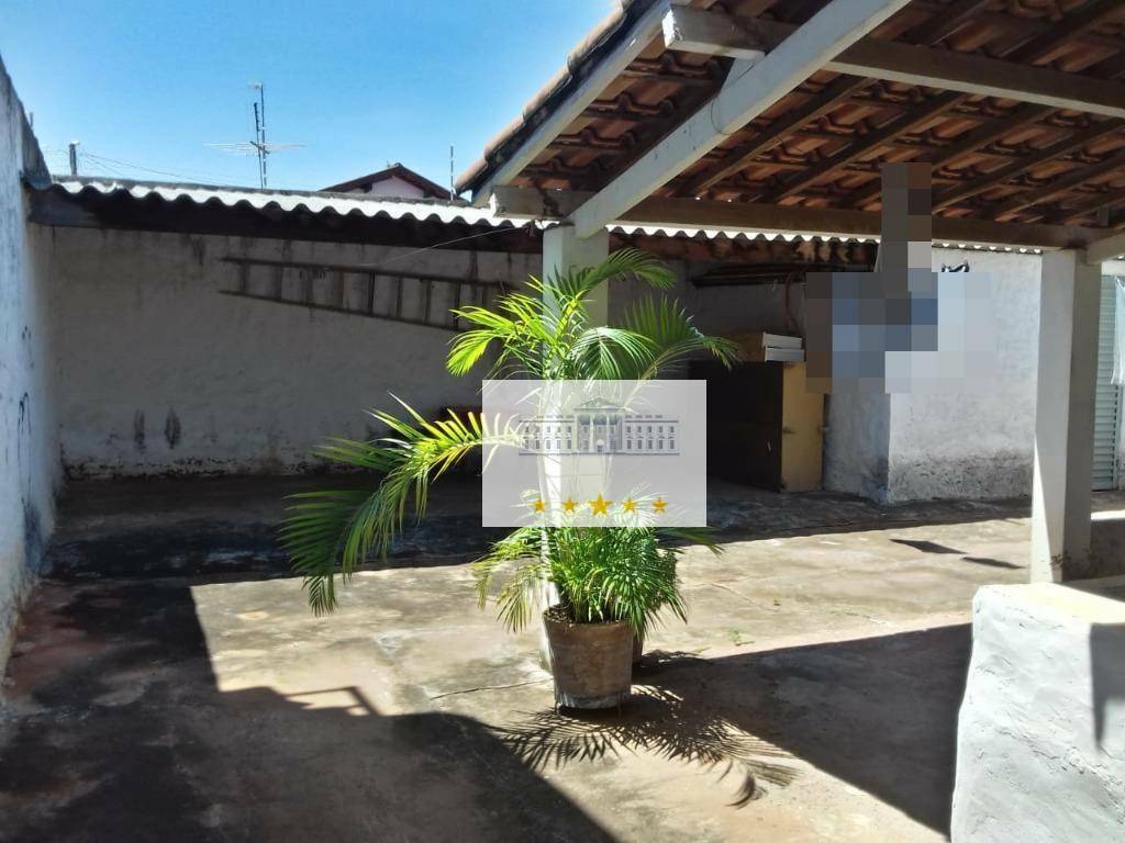 Casa à venda com 2 quartos, 180m² - Foto 2