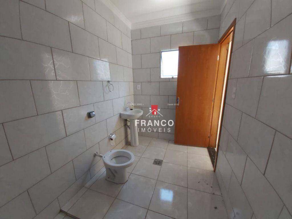 Casa à venda com 6 quartos, 300m² - Foto 7