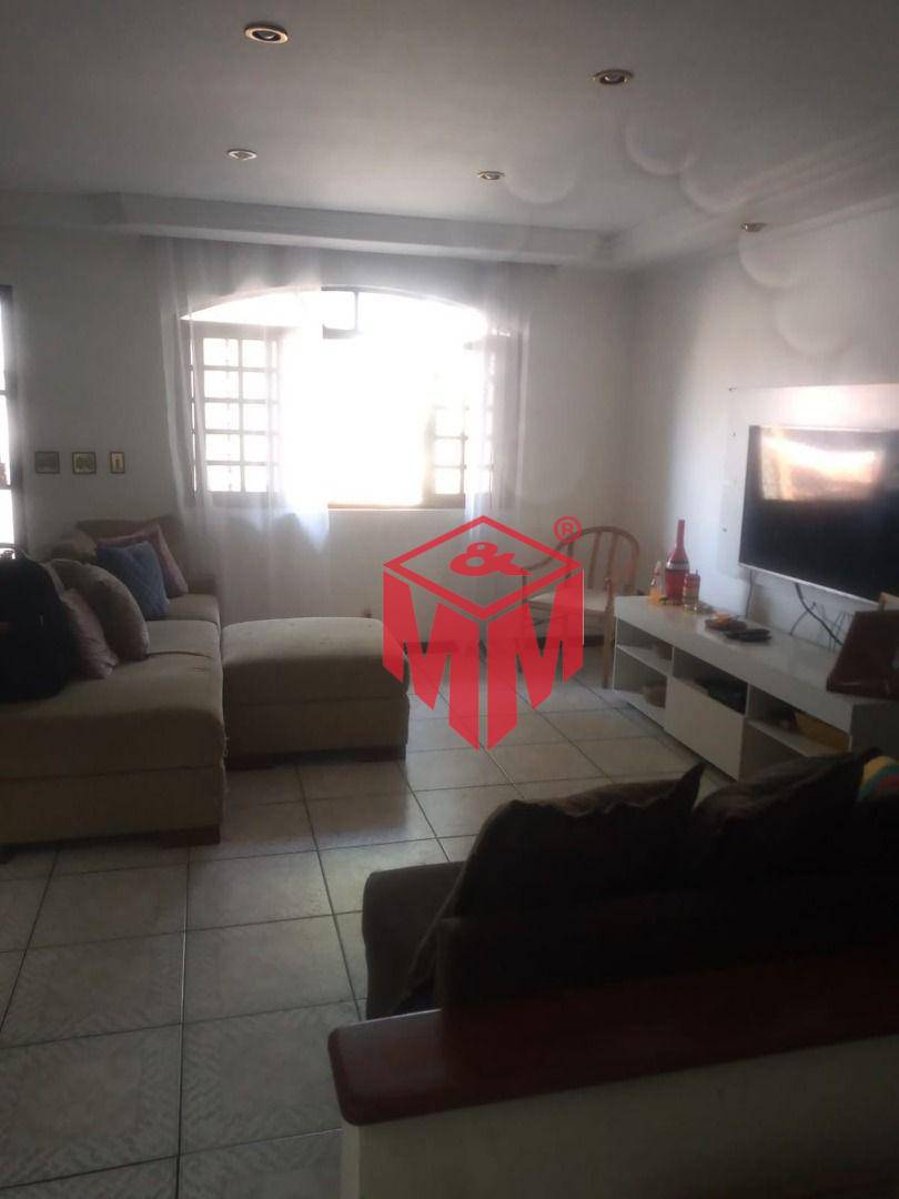 Sobrado à venda com 3 quartos, 225m² - Foto 2