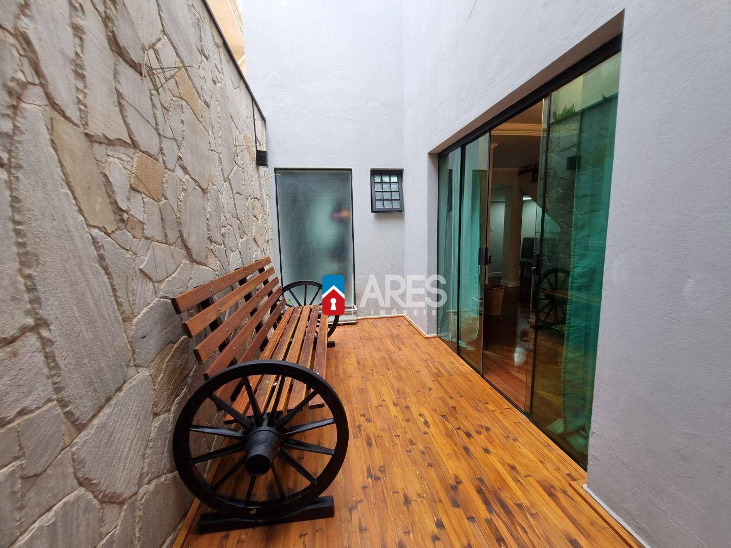 Casa, 3 quartos, 268 m² - Foto 4