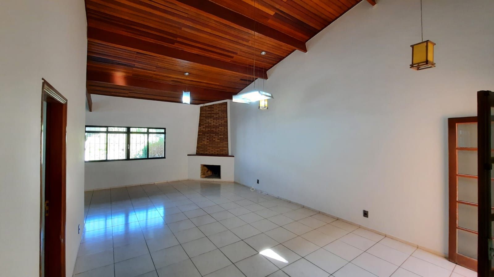 Casa à venda com 4 quartos, 274m² - Foto 4