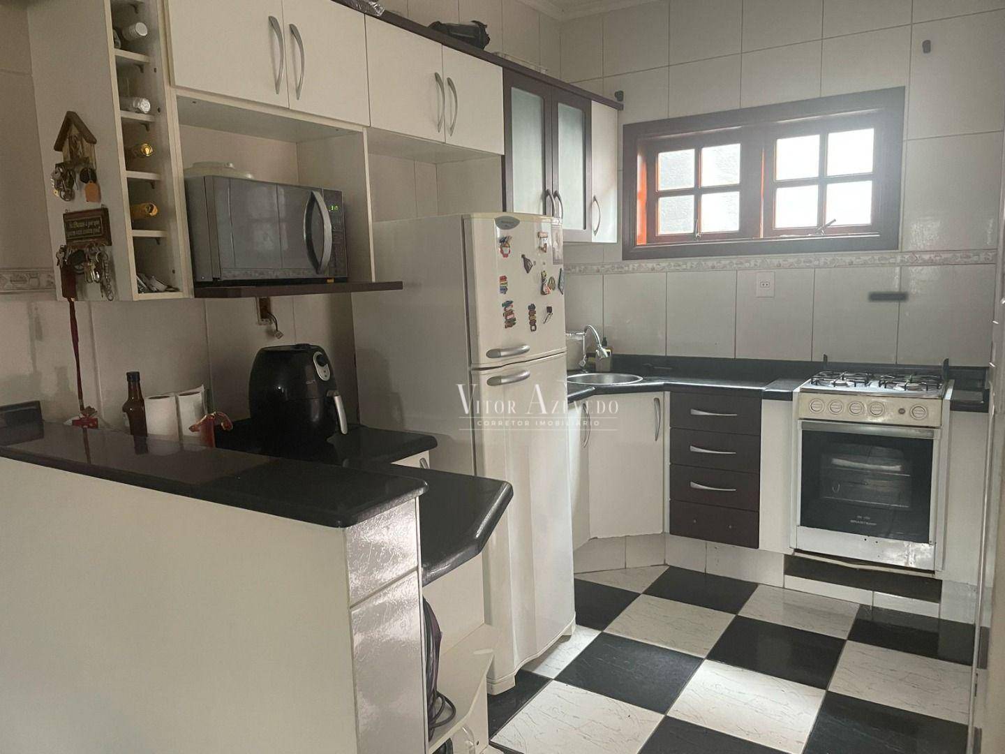 Casa à venda com 3 quartos, 150m² - Foto 1