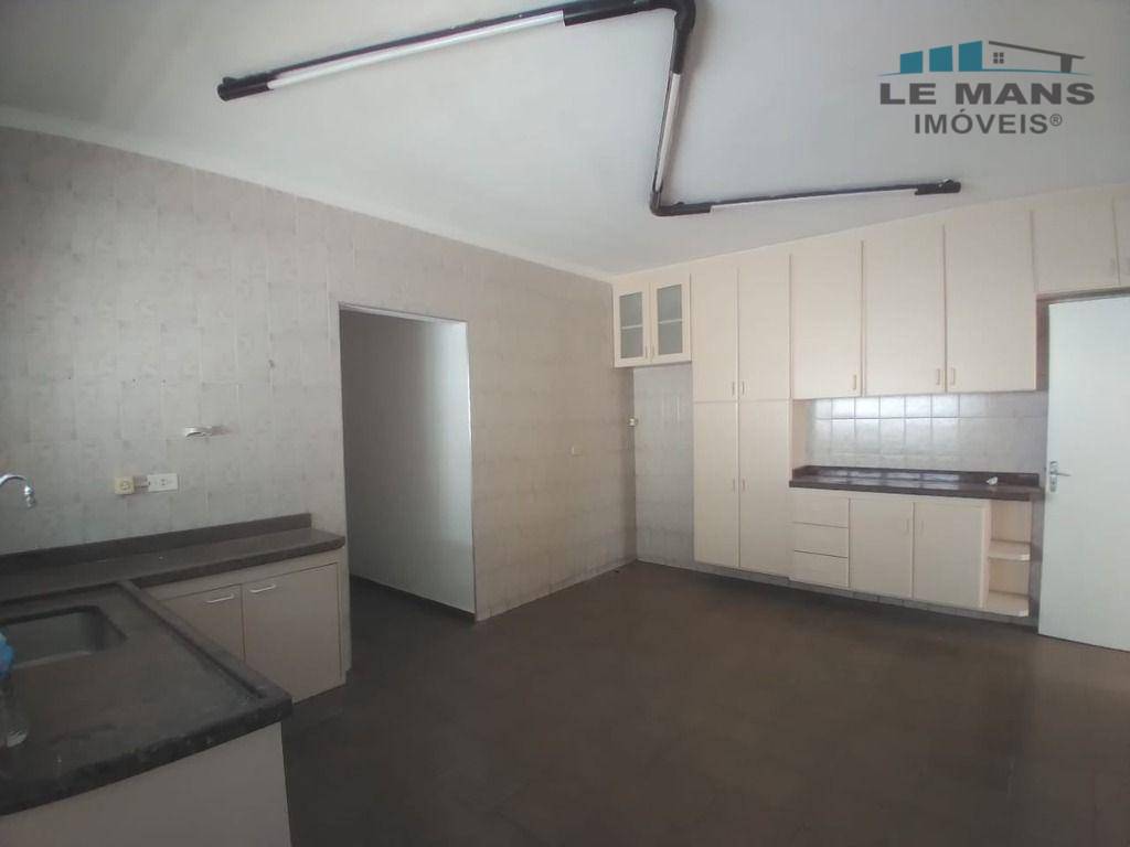 Casa à venda com 3 quartos, 180m² - Foto 8