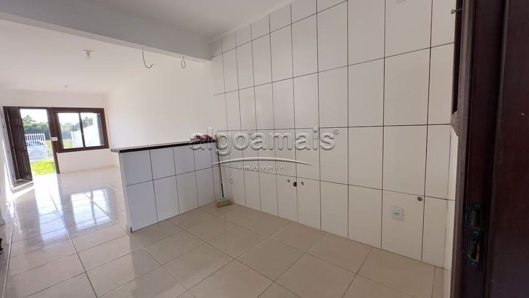 Casa à venda com 2 quartos, 71m² - Foto 7